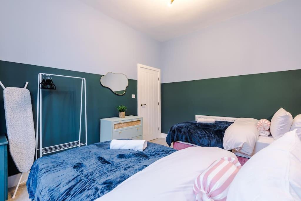 Вілла 5 Bed Salford Sanctuary Retreat Манчестер Екстер'єр фото