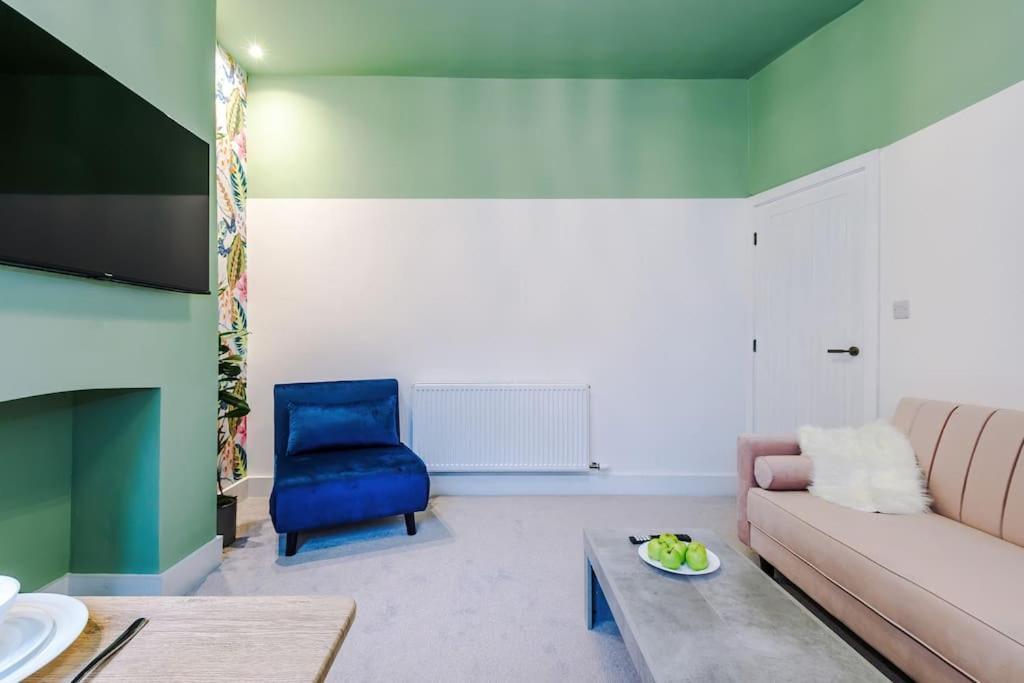 Вілла 5 Bed Salford Sanctuary Retreat Манчестер Екстер'єр фото