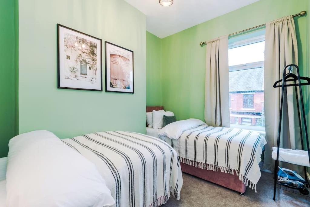 Вілла 5 Bed Salford Sanctuary Retreat Манчестер Екстер'єр фото