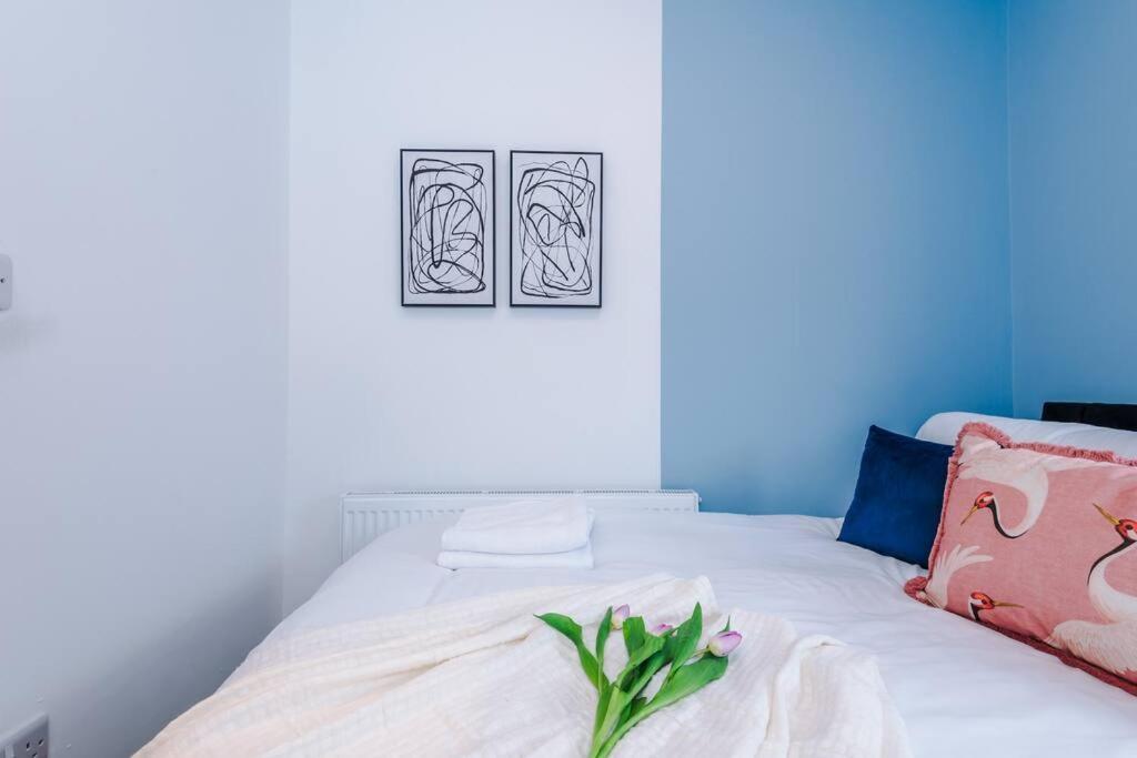 Вілла 5 Bed Salford Sanctuary Retreat Манчестер Екстер'єр фото